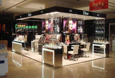 DIOR化妝品展覽柜